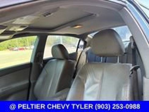 Used 2005 Nissan Altima 3.5 SE w/ (W01) Leather Sport Pkg FWD image 13