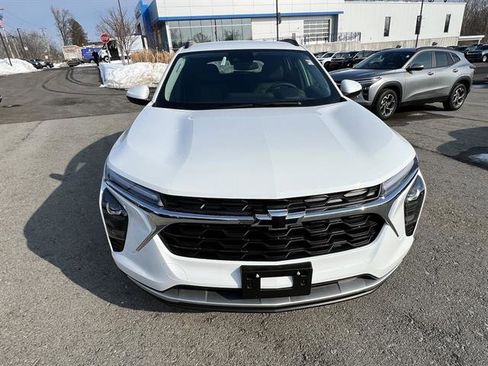 New 2026 Chevrolet Trax LT w/ Driver Confidence Package image 9