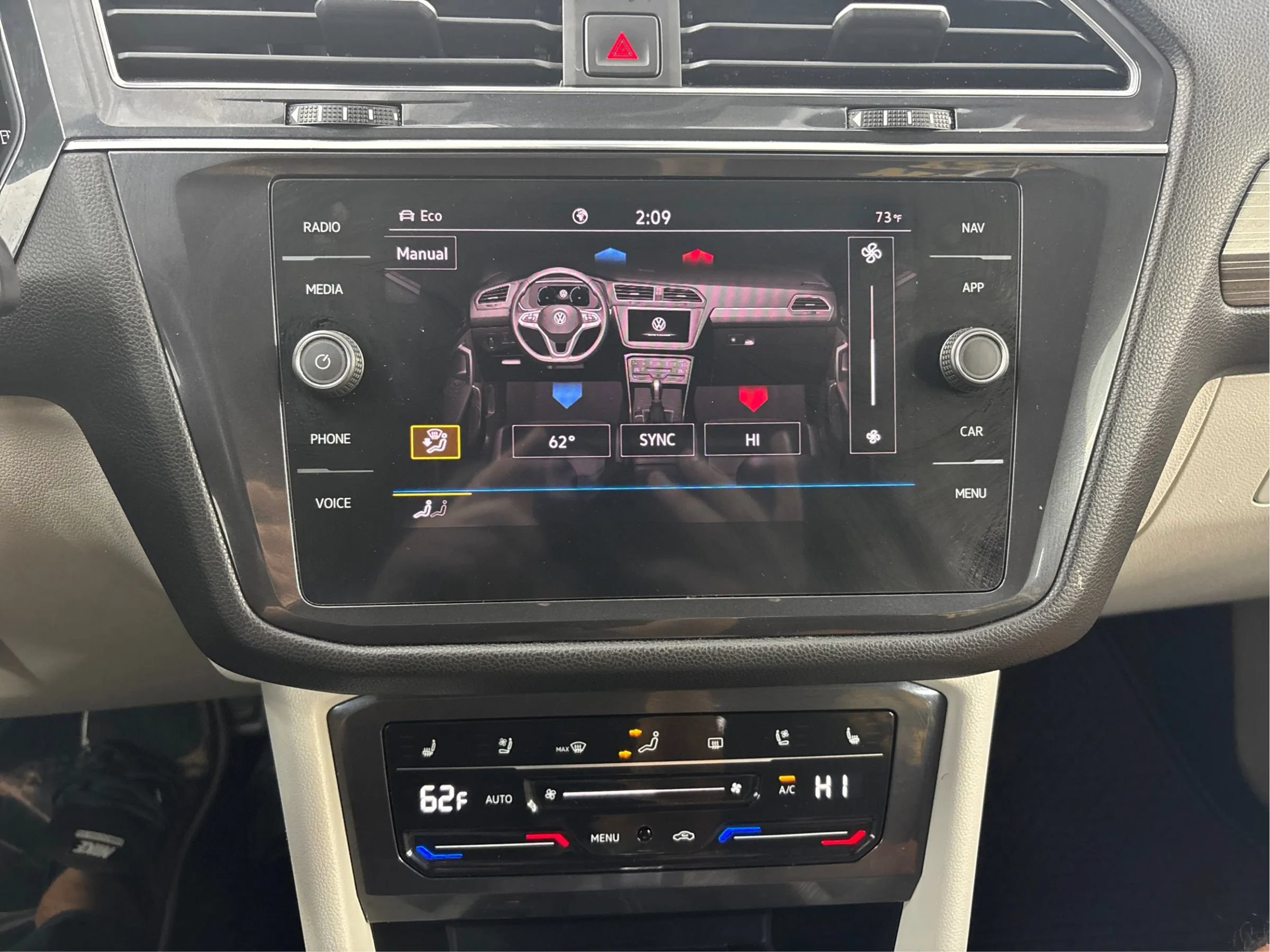 Used 2022 Volkswagen Tiguan SEL R-Line AWD/4WD image 37