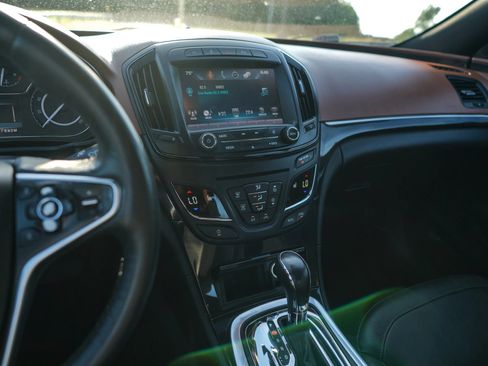 Used 2016 Buick Regal Premium w/ Driver Confidence Package #2 FWD image 16