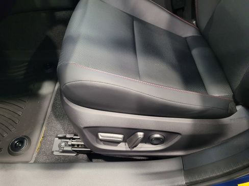 New 2026 Toyota Prius Plug-In Hybrid FWD image 12
