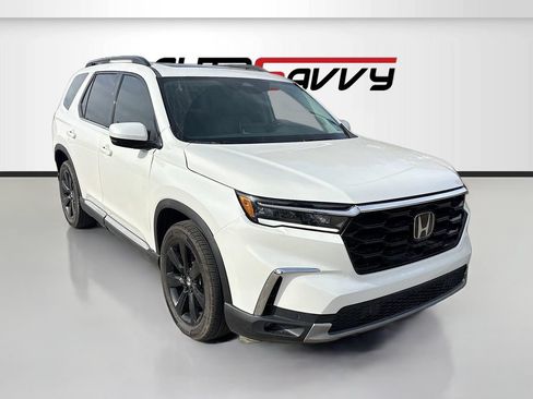Used 2023 Honda Pilot Touring image 1