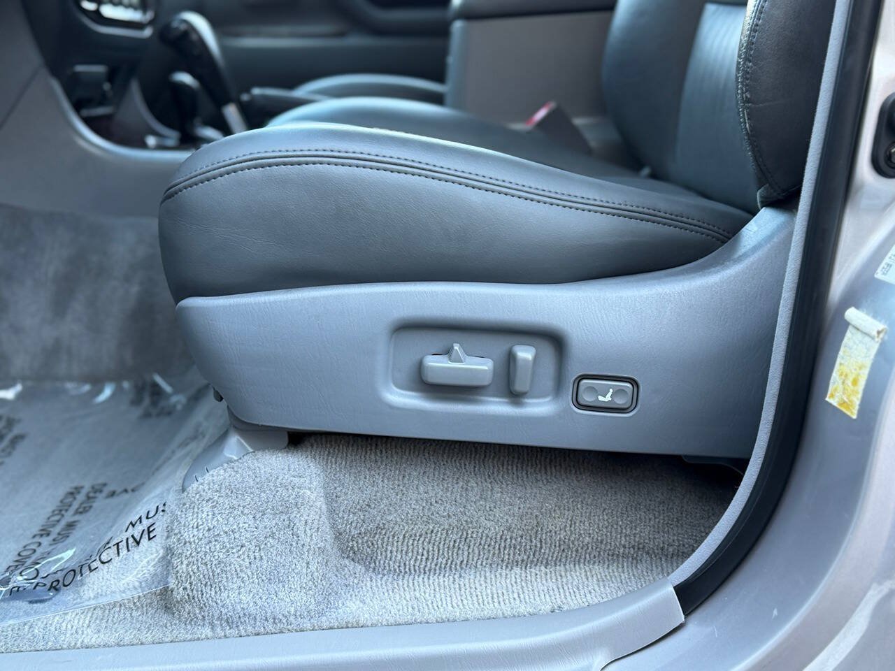 Used 1999 Toyota Land Cruiser w/ Leather Trim Pkg AWD/4WD image 7