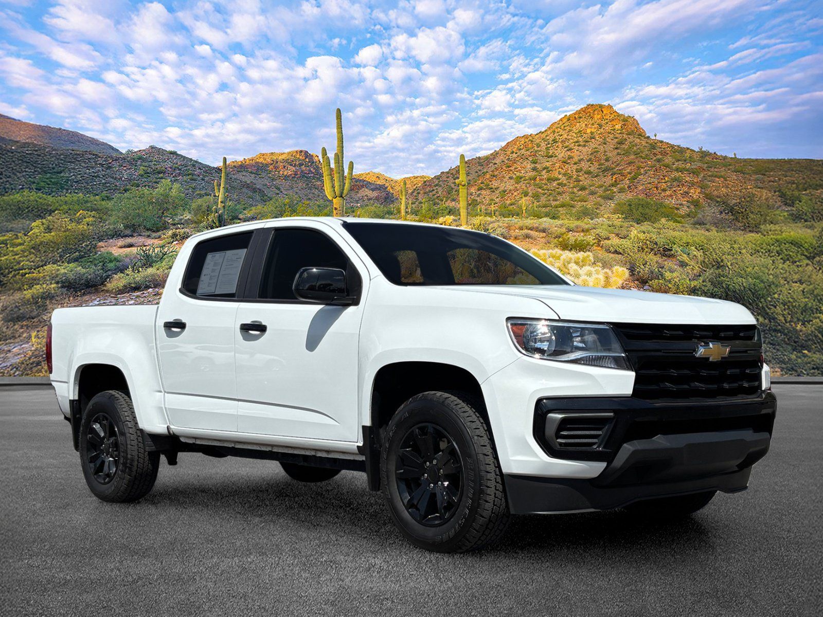 Used 2022 Chevrolet Colorado LT RWD image 2