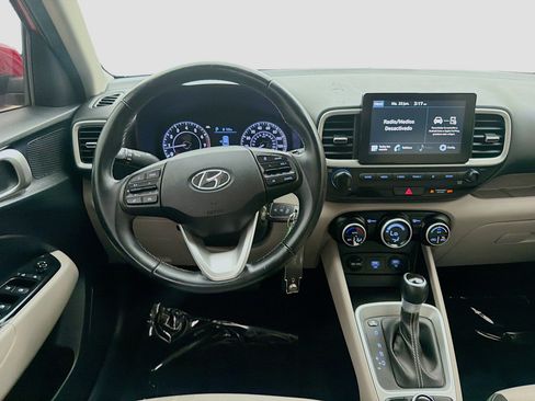 Used 2021 Hyundai Venue SEL FWD image 18