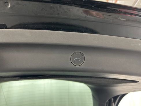 Used 2024 Tesla Model Y Long Range image 35