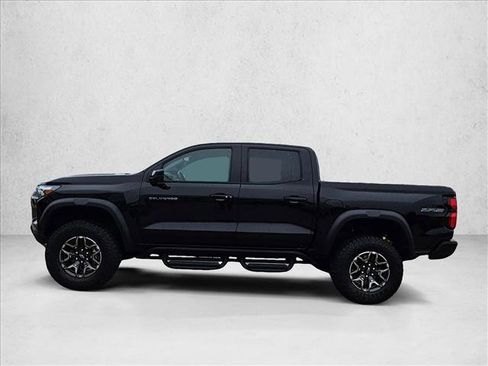 Used 2024 Chevrolet Colorado ZR2 w/ Technology Package AWD/4WD image 8