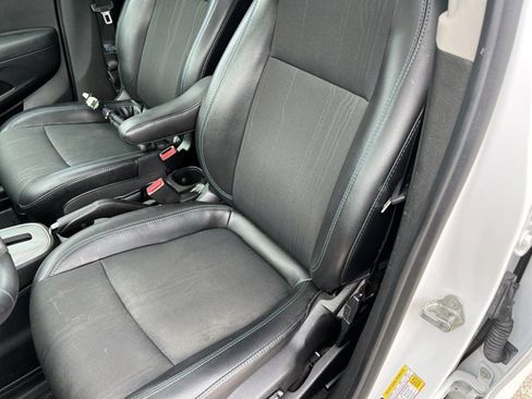 Used 2016 Chevrolet Trax LT w/ LT Sun and Sound Package FWD image 20