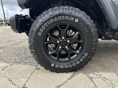 Used 2022 Jeep Wrangler Sport AWD/4WD image 12