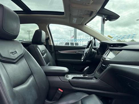 Used 2019 Cadillac XT5 Premium Luxury FWD image 15