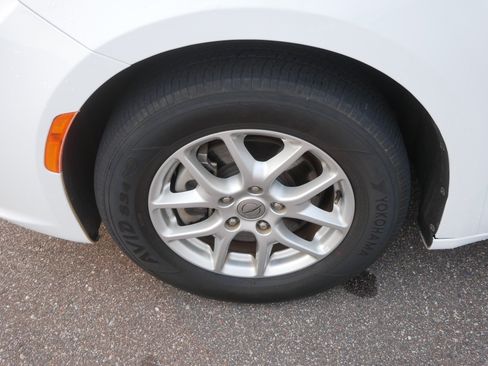 Used 2022 Chrysler Pacifica Touring-L FWD image 16