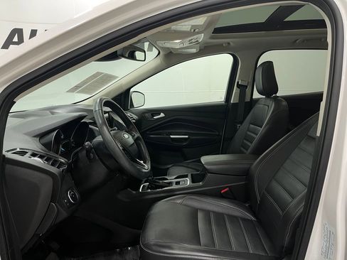 Used 2019 Ford Escape Titanium image 14