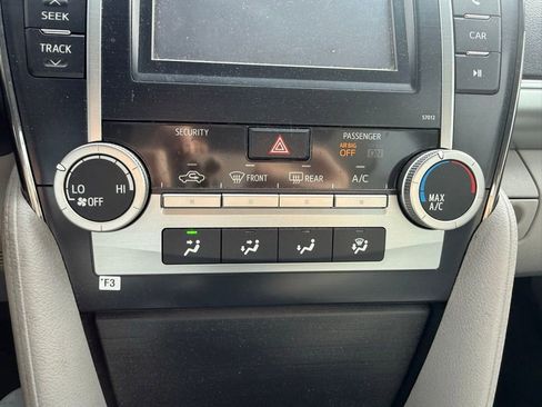 Used 2012 Toyota Camry LE image 21