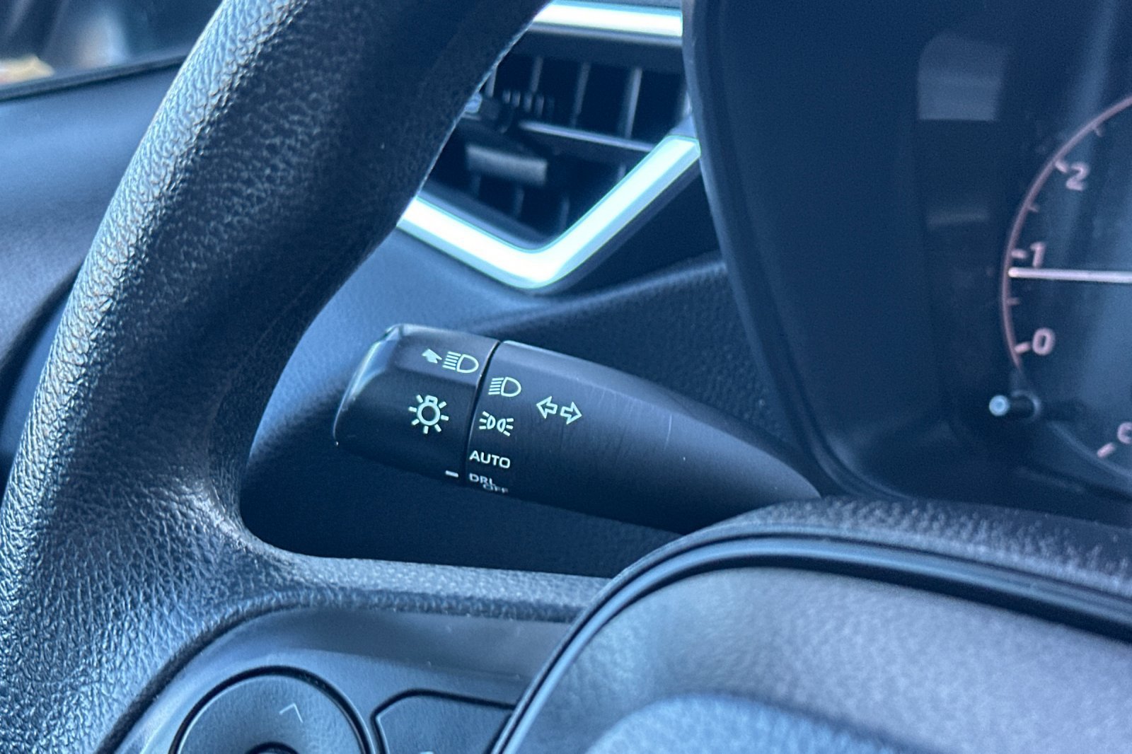 Used 2024 Toyota Corolla LE FWD image 35