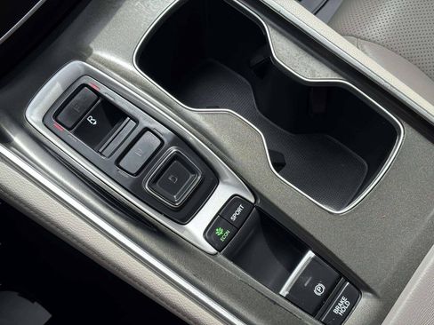 Used 2018 Honda Accord Touring image 37