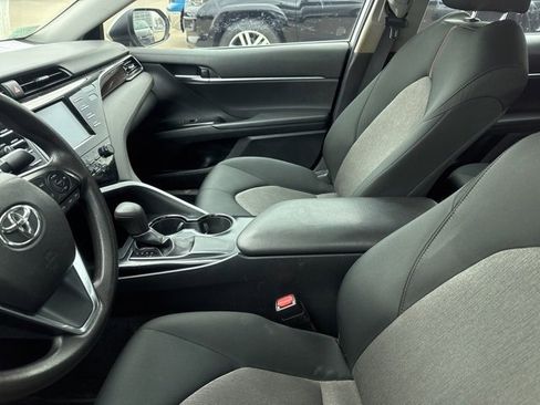 Used 2019 Toyota Camry LE image 3