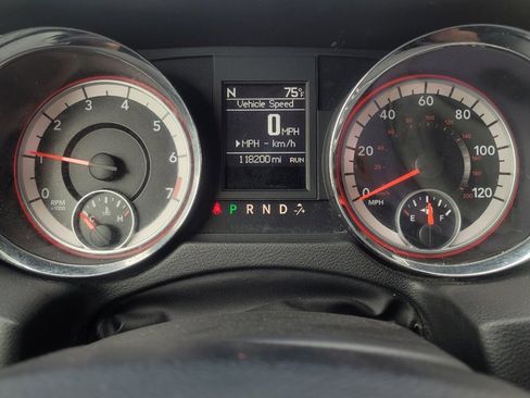 Used 2014 Dodge Grand Caravan R/T image 23