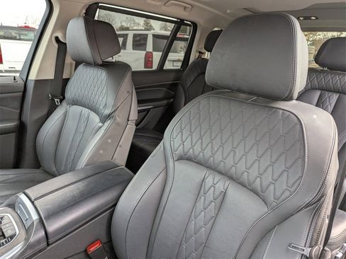 Used 2021 BMW X7 xDrive40i w/ Executive Package image 14