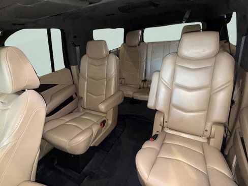 Used 2019 Cadillac Escalade ESV Platinum AWD/4WD image 39