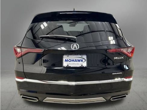 Used 2025 Acura MDX SH-AWD w/ Technology Package image 4