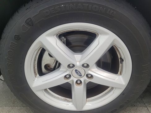 Used 2019 Ford Explorer XLT w/ Equipment Group 202A FWD image 31