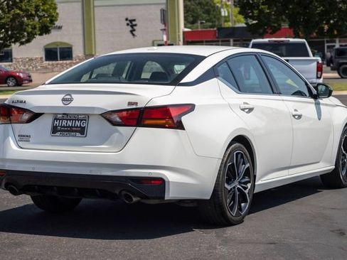 Used 2024 Nissan Altima 2.5 SR FWD image 39