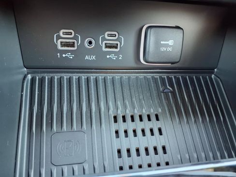 New 2026 Jeep Grand Cherokee Limited w/ Luxury Tech Group II AWD/4WD image 6