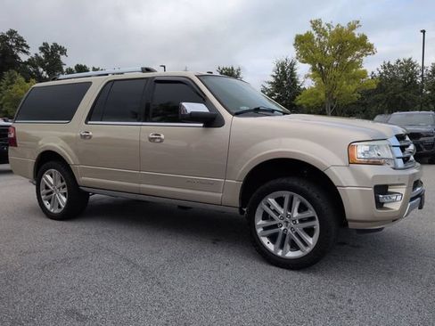 Used 2017 Ford Expedition EL Platinum RWD image 2
