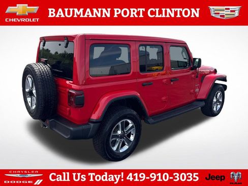 Used 2022 Jeep Wrangler Unlimited Sahara w/ LED Lighting Group AWD/4WD image 7