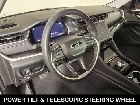 Used 2023 Jeep Grand Cherokee L Laredo AWD/4WD image 11