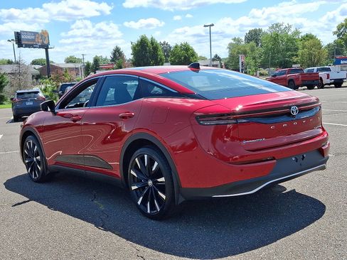 New 2025 Toyota Crown Platinum image 4