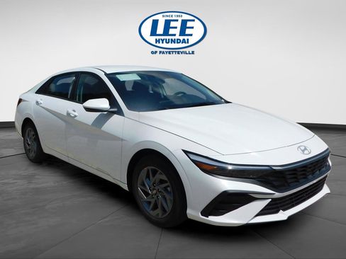 New 2025 Hyundai Elantra Blue image 1