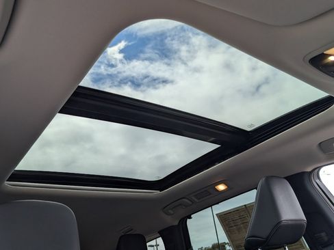 Used 2024 INFINITI QX60 Luxe image 3