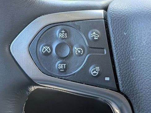 Used 2017 Chevrolet Suburban LT RWD image 26