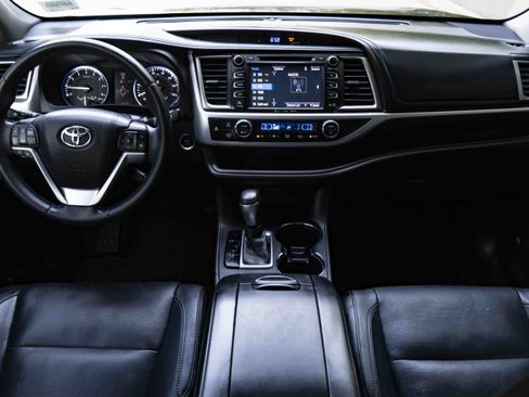 Used 2016 Toyota Highlander Limited FWD image 27