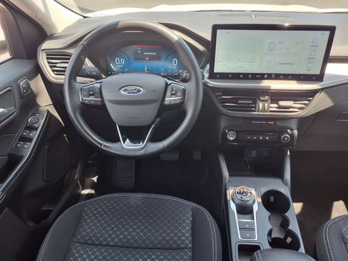 Used 2023 Ford Escape Active w/ Tech Pack #2 AWD/4WD image 6