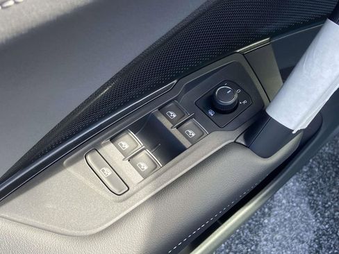 New 2026 Volkswagen Tiguan SE R-Line FWD image 17