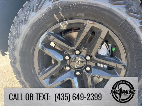 Used 2026 Chevrolet Silverado 1500 Custom Trail Boss w/ LPO, Dark Essentials Package AWD/4WD image 11