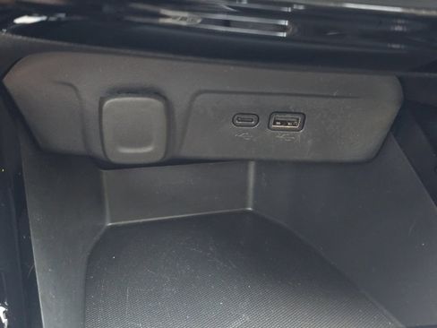 Used 2025 Chevrolet Trax LT w/ LT Convenience Package FWD image 20