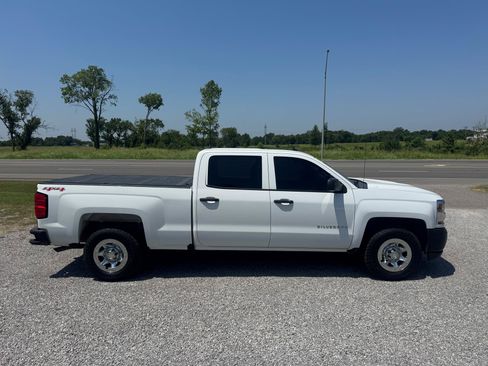 Used 2017 Chevrolet Silverado 1500 W/T w/ WT Convenience Package AWD/4WD image 2