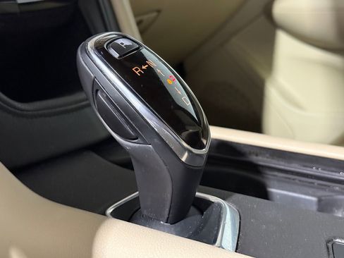 Used 2017 Cadillac XT5 Luxury w/ Driver Awareness Package image 15