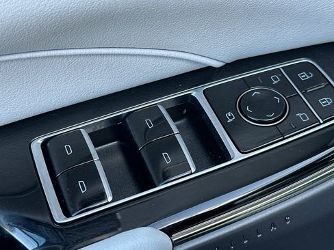 Certified 2025 Cadillac Lyriq Luxury image 11