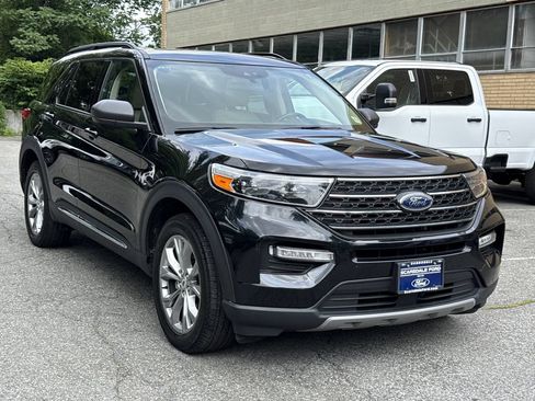 Used 2023 Ford Explorer XLT w/ Equipment Group 202A AWD/4WD image 1
