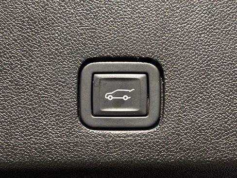 Certified 2023 Cadillac XT6 Premium Luxury w/ Platinum Package image 34