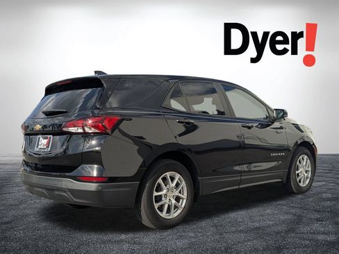 Used 2023 Chevrolet Equinox LS w/ LS Convenience Package FWD image 6