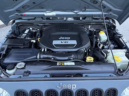 Used 2015 Jeep Wrangler Unlimited Sport w/ Quick Order Package 24S AWD/4WD image 42