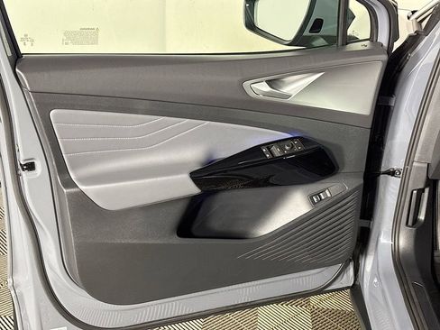 Certified 2023 Volkswagen ID.4 Pro S Plus AWD/4WD image 10