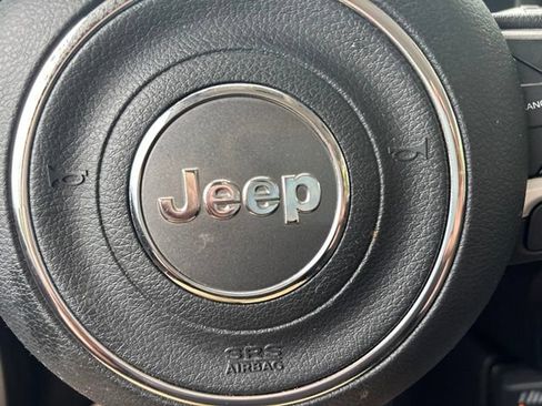 Used 2021 Jeep Renegade Sport w/ Sport Appearance Group AWD/4WD image 37