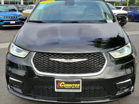 Certified 2024 Chrysler Pacifica Touring-L image 27