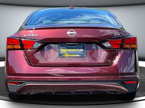 Used 2024 Nissan Altima 2.5 SV FWD image 5